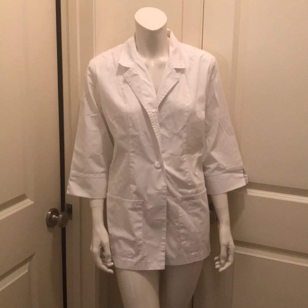 White doctors coat